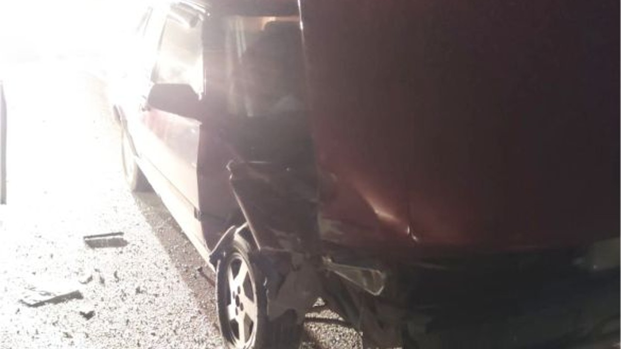 Burhaniye'de 4 Aracın Karıştığı Trafik Kazası Meydana Geldi