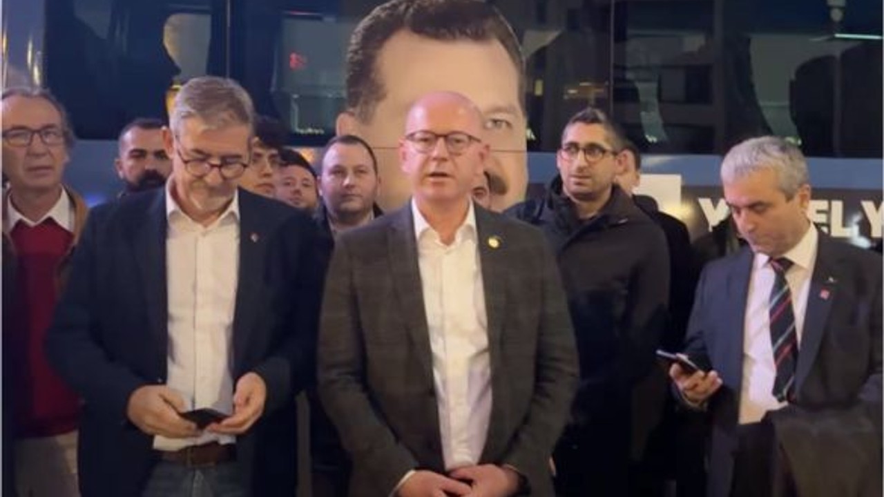 CHP’li Sarı: 'Otobüsleri şahsi reklam panosuna çevirdi'