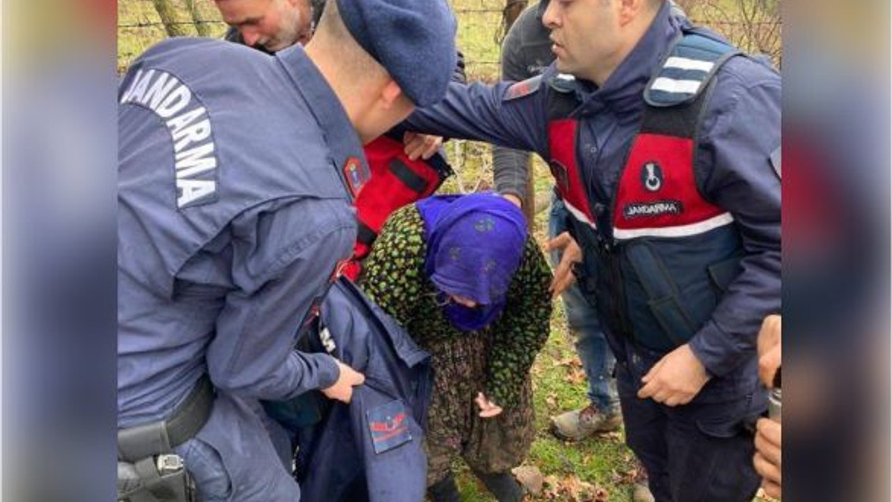 Jandarma Havran'da Kaybolan Kadını Buldu
