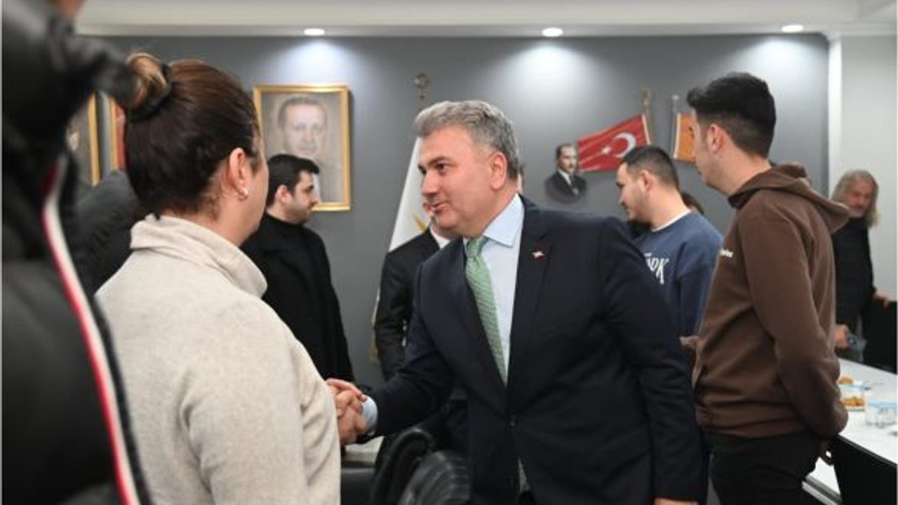 Milletvekili Canbey AK Parti Karesi İlçe Başkanlığı'nda