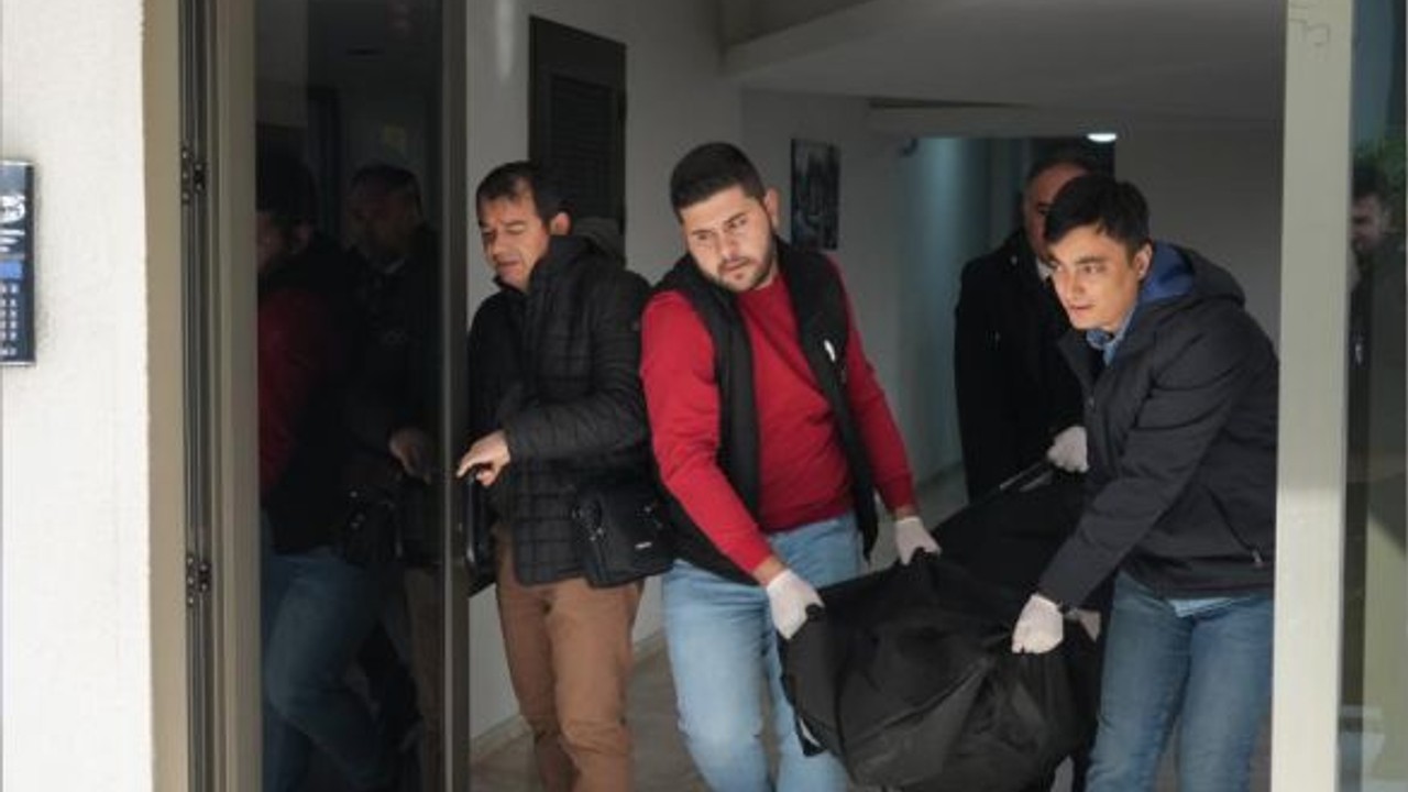 Okul Müdür Yardımcısı Boğazı Kesilmiş Halde Bulundu