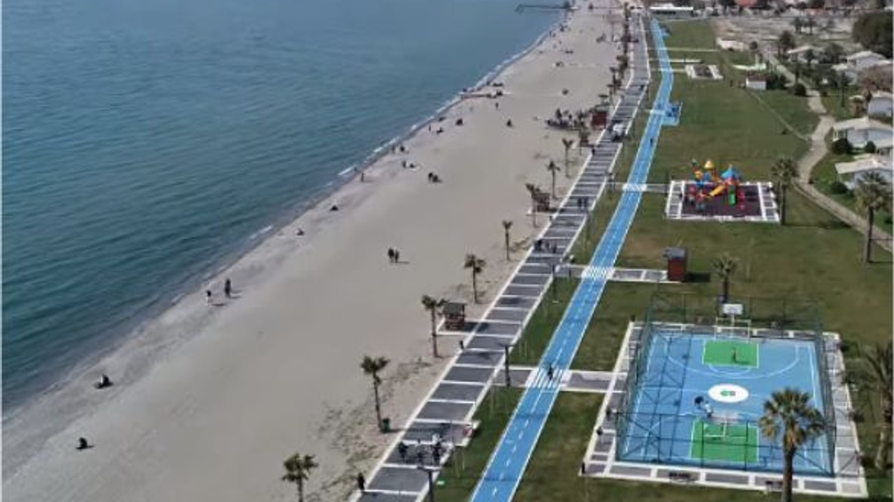 Altınkum Sahilindeki Yenilik Bölgeye Nefes Aldırdı