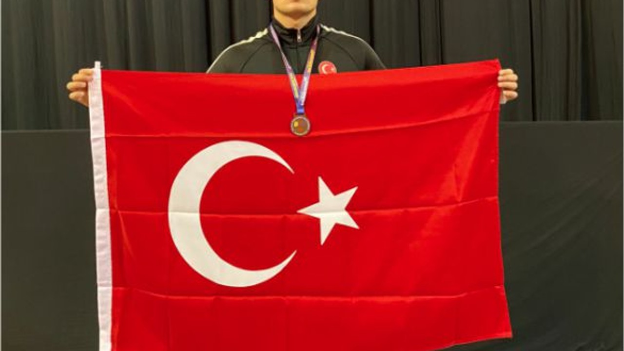 Burhaniyeli Sporcu'dan Balkan Başarısı
