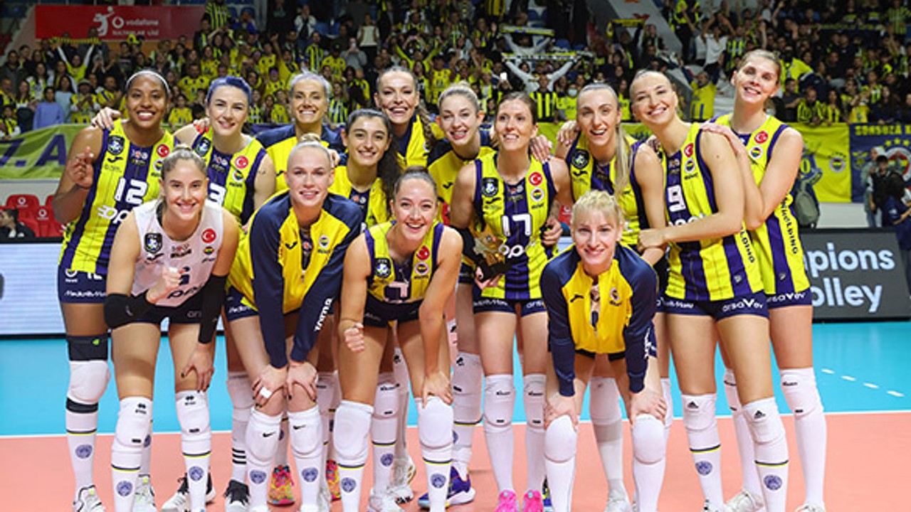 Fenerbahçe Opet: 3 - SC Potsdam: 0