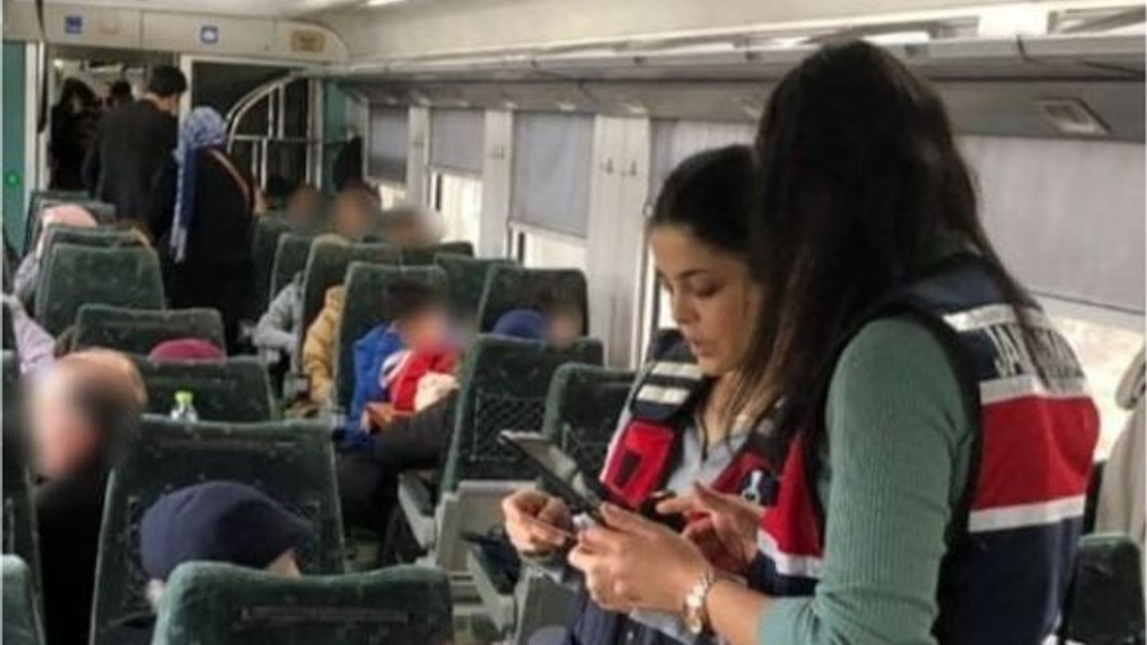 Jandarmadan şüpheli şahıslara yönelik kimlik denetimi
