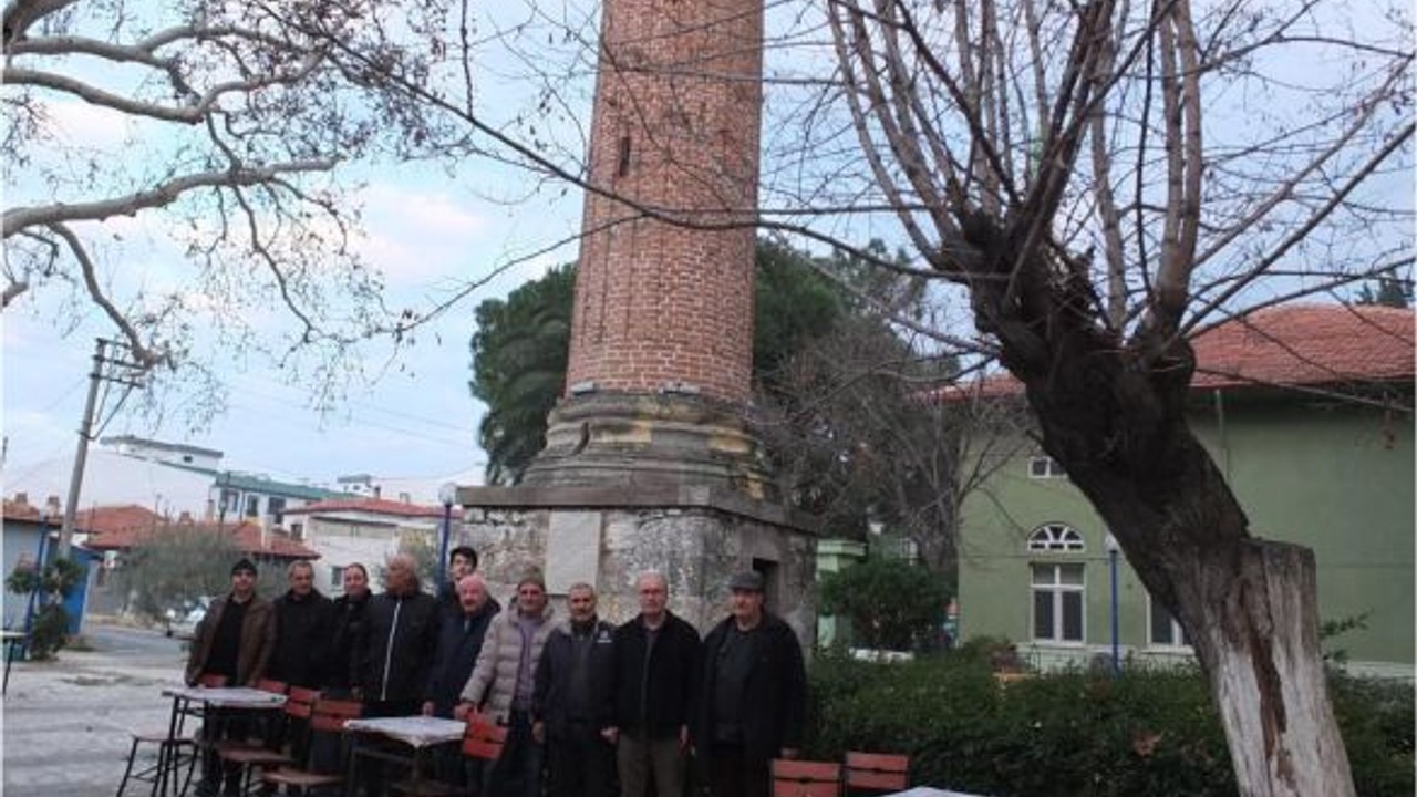 Balıkesir'de Camisiz minare mahallenin simgesi oldu