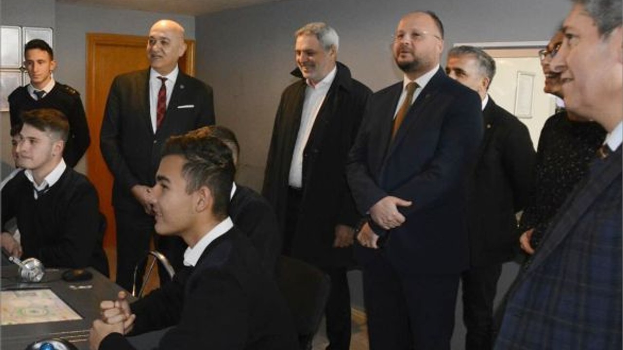 Ayvalık'ta Eğitim ve İş Dünyası Buluşması