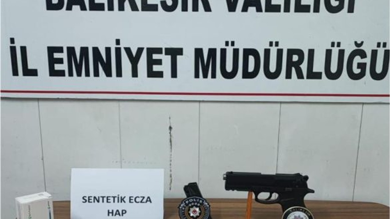 Balıkesir'de 'Dur' ihtarına uymayan motorcu yakalandı