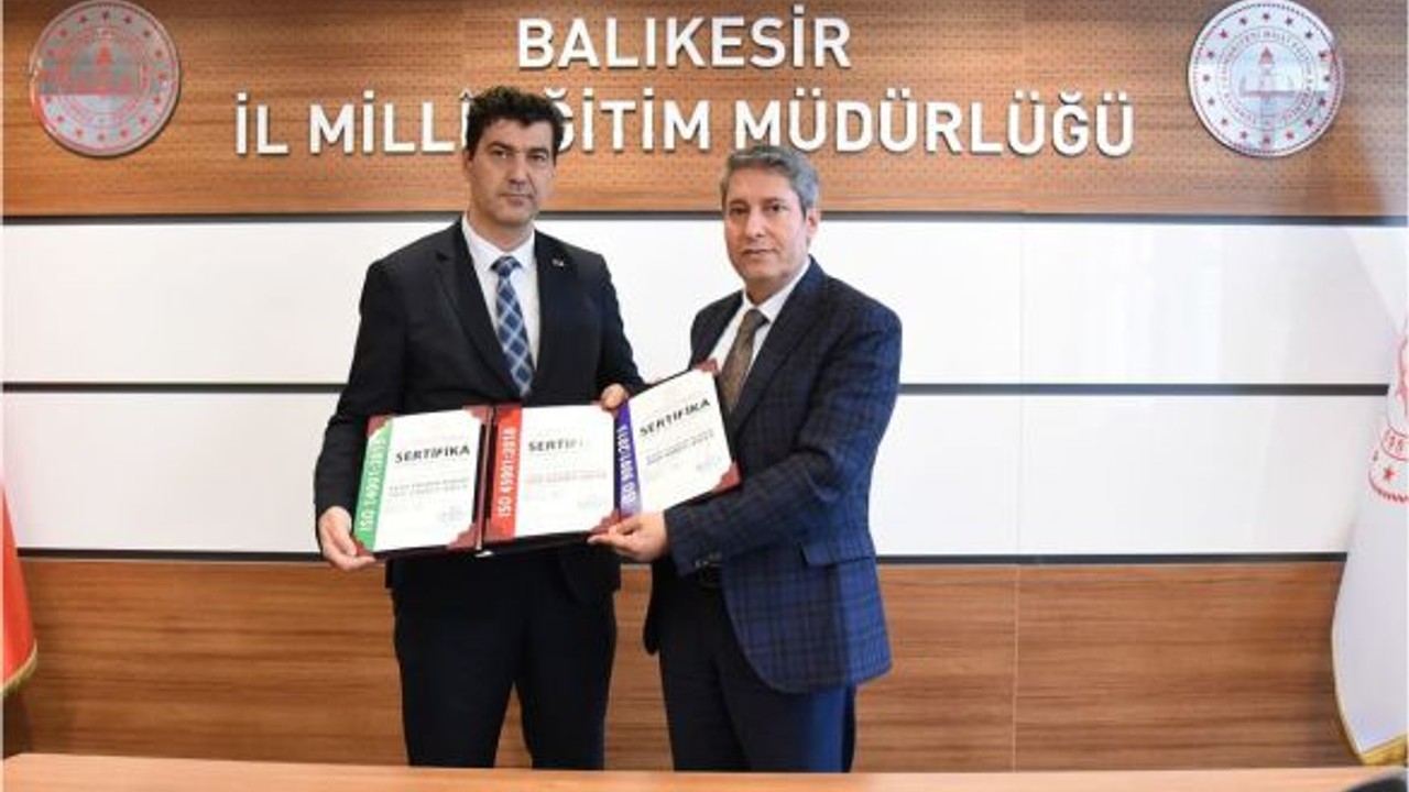 Balıkesir Eğitim Kurumları Türkiye'de İlkleri Başarıyor
