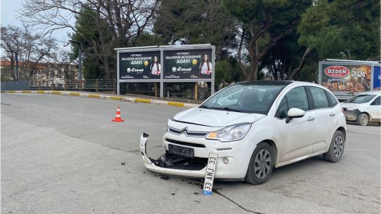 Balıkesir Stadyum Caddesi'nde Kaza