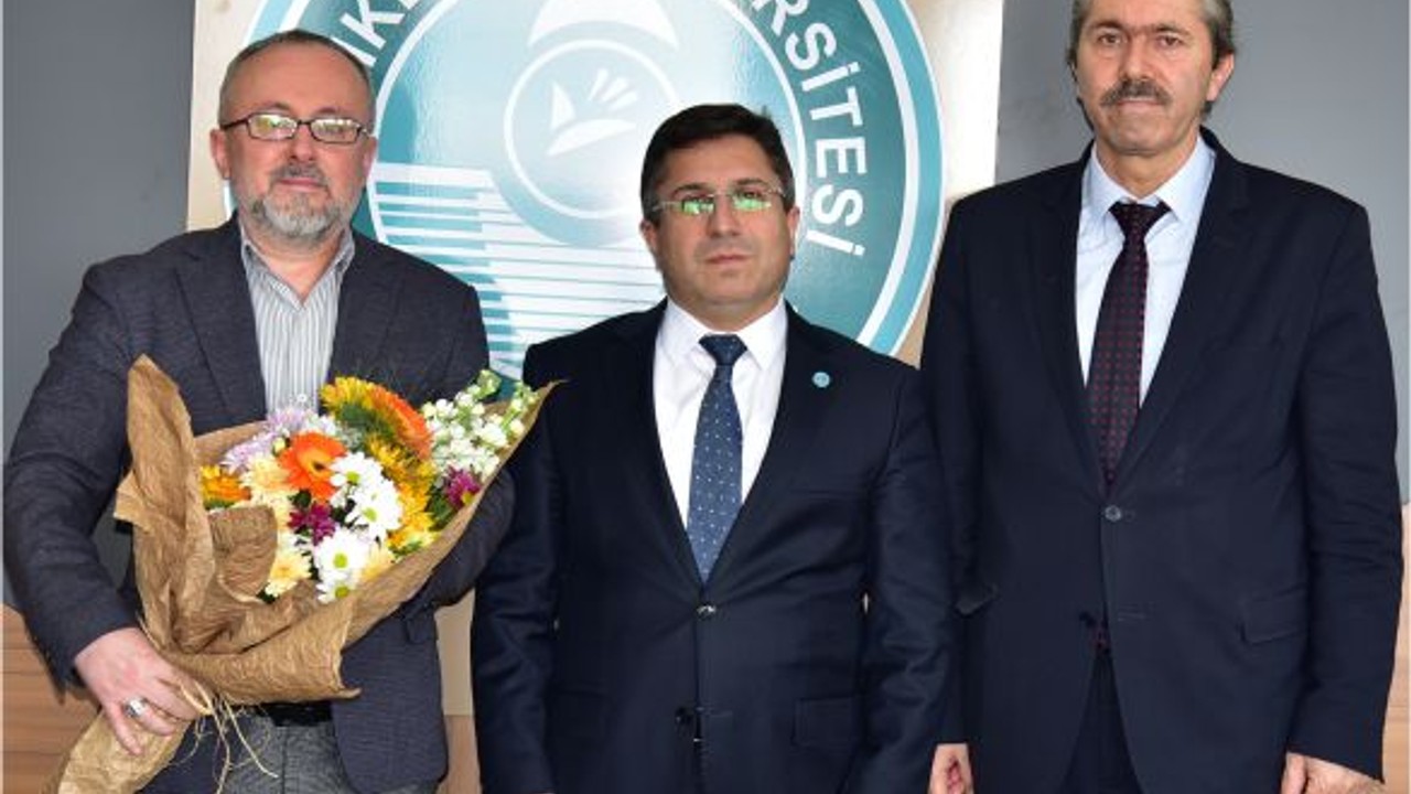 Balıkesir Üniversitesi İlahiyat Fakültesi'nde Yeni Dekan Göreve Başladı