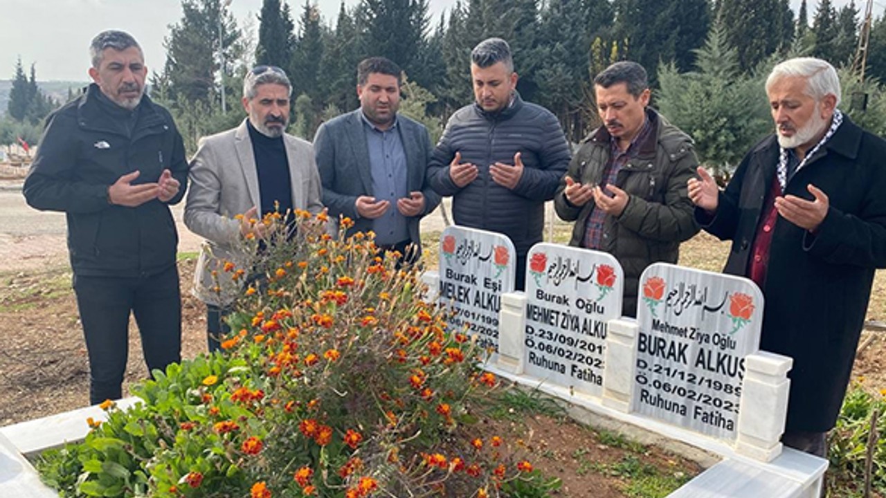 Depremde hayatını kaybeden gazeteciler unutulmadı