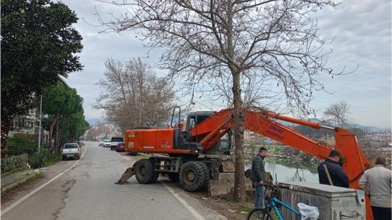 Edremit Sel Riskine Karşı Harekete Geçti