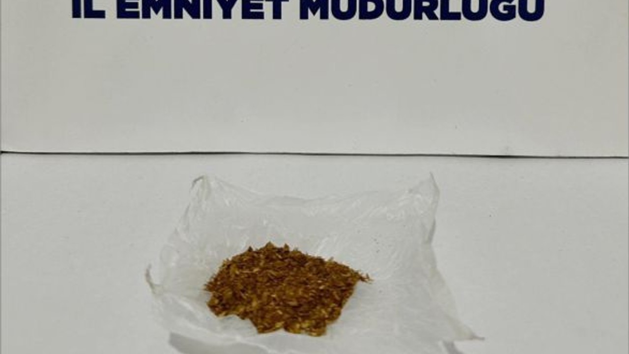 Emniyet Uyuşturucu Tacirini Yakaladı