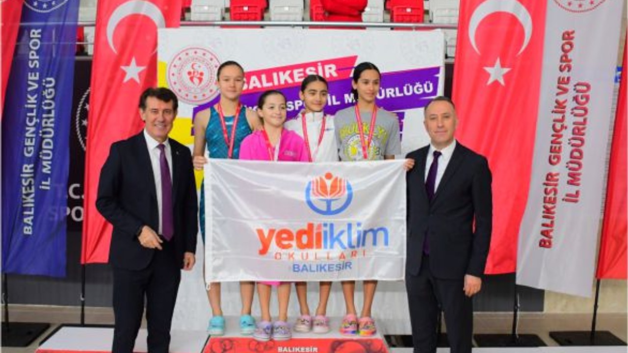 Okullar Arası Yüzme Şampiyonası Heyecanı