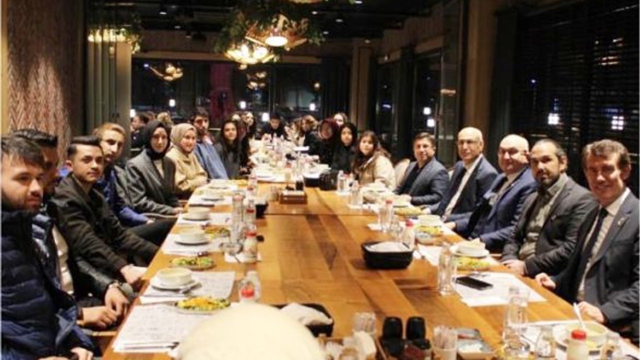 Rektör Oğurlu Yeşilay Gönüllüleri İle Buluştu