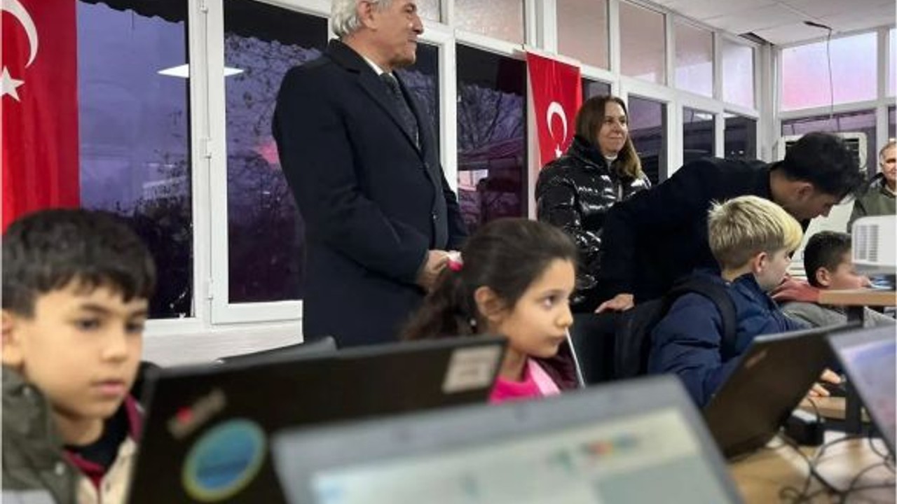 Susurluk'ta Bilişim Atölyesi Açıldı