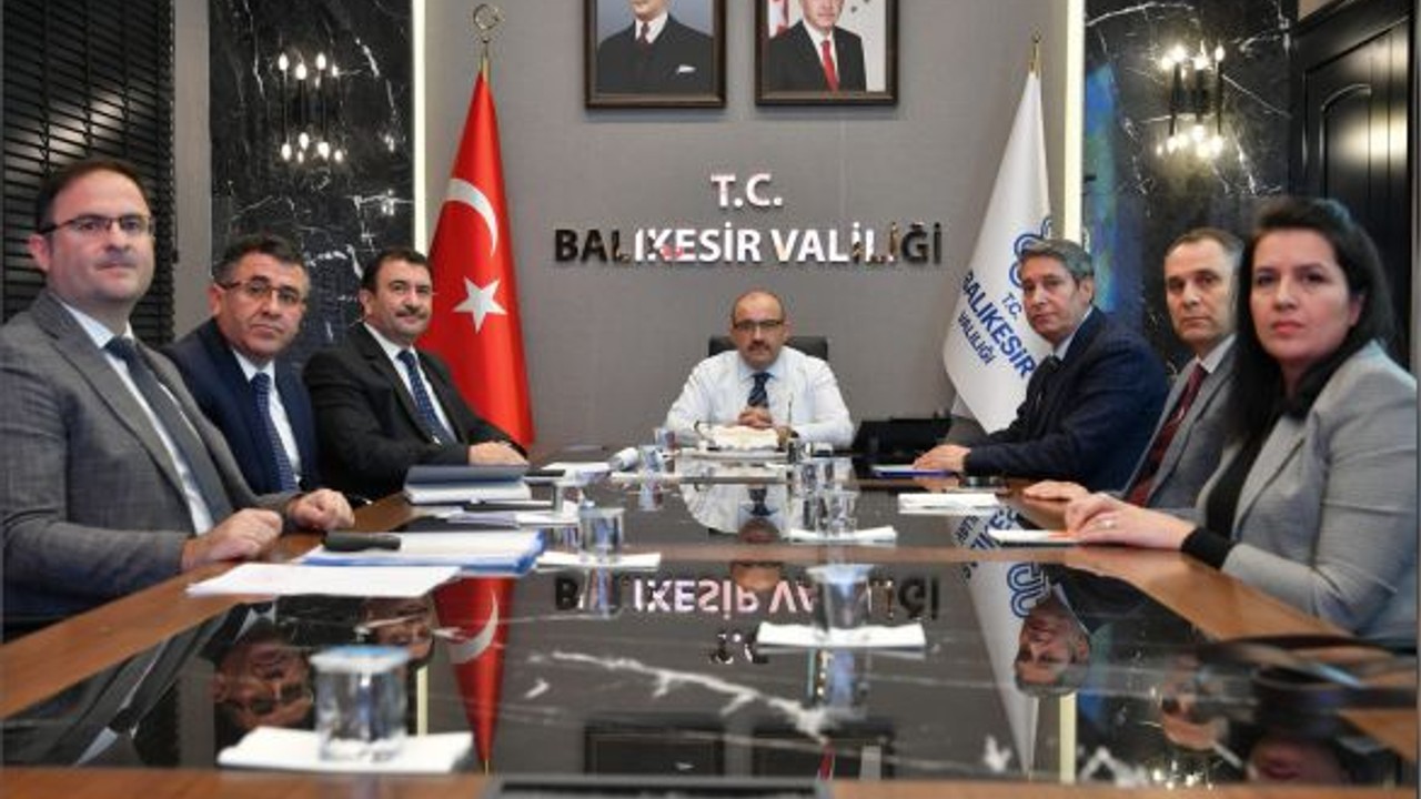 Vali Ustaoğlu Başkanlığında Eğitim Toplantısı