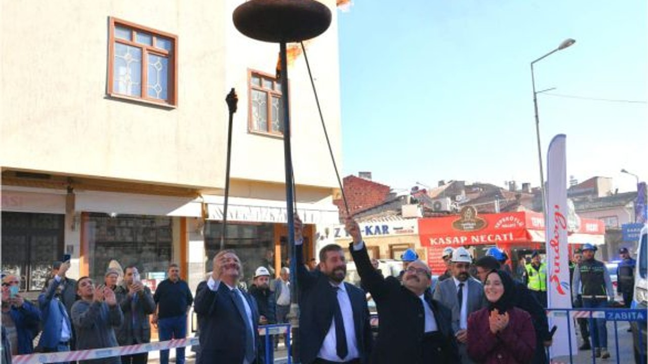 Vali Ustaoğlu Meşaleyi Yaktı