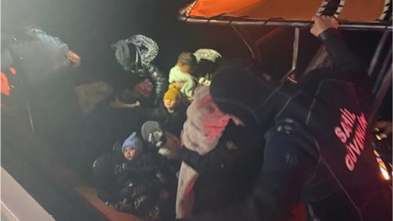 Ayvalık’ta 46 Göçmen Kurtarıldı