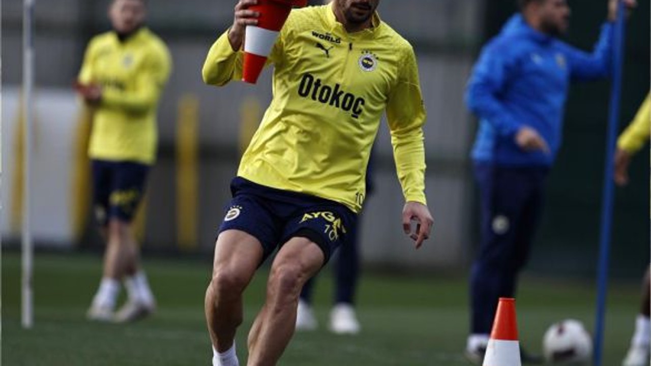 Fenerbahçe, hazırlıklarını tamamlayarak kampa girdi