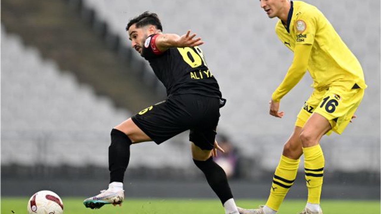 Trendyol Süper Lig: İstanbulspor: 1 - Fenerbahçe: 5 (Maç sonucu)