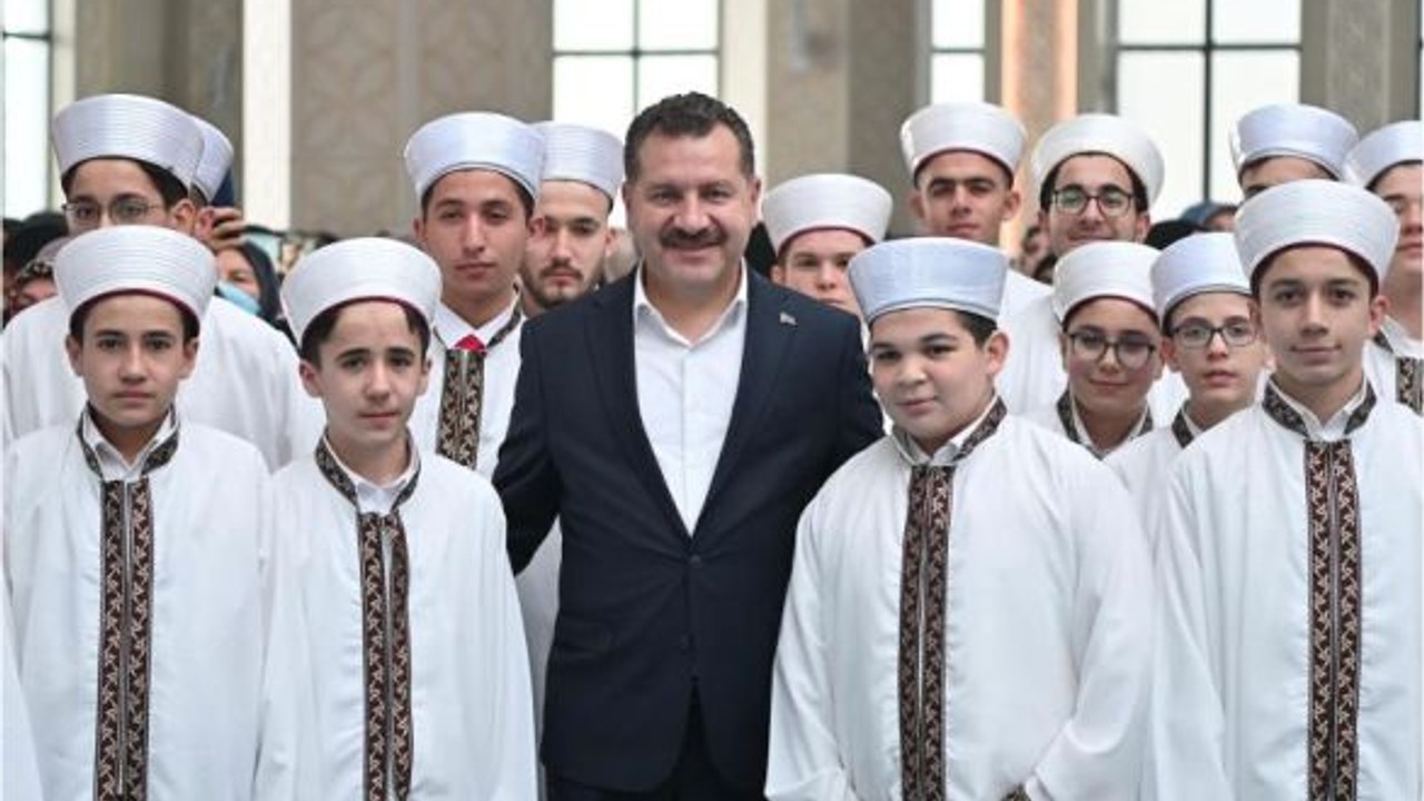 Balıkesir'de 118 Genç Hafız Mezuniyet Coşkusu Yaşadı