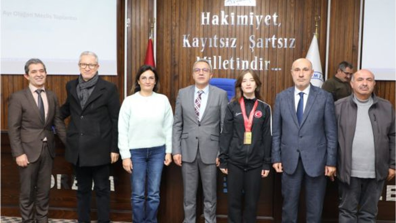 Meclis Toplantısına Avrupa Şampiyonu Katıldı