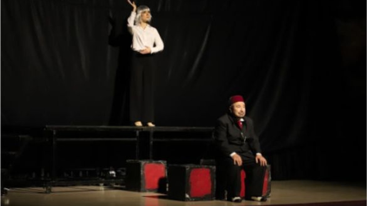 Ankara Sanat Tiyatrosu Bandırma'da Gösteriye İmza Attı