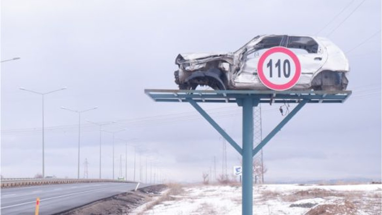 Trafik Güvenliği İçin Hurda Araçlarla Bilinç Oluşturuyor