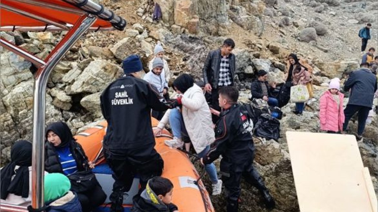 39 Düzensiz Göçmen Adada Mahsur Kaldı