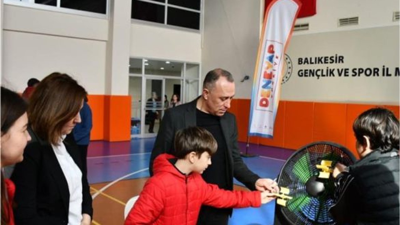 Balıkesir'de Gençlerden Teknoloji Şöleni