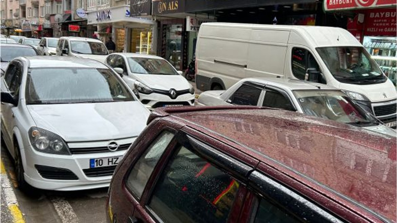 Balıkesir'de Trafiğin Tıkandığı Saatler