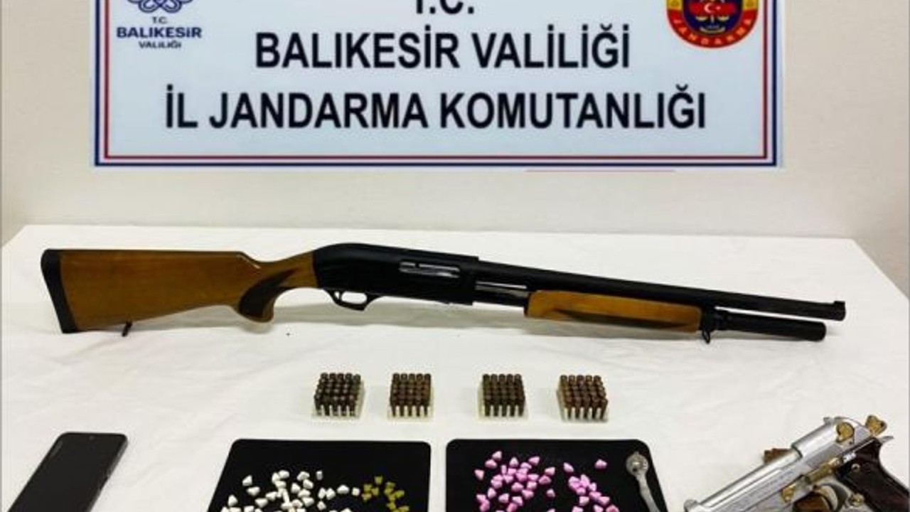 Balıkesir'de Uyuşturucu ve Silah Operasyonu