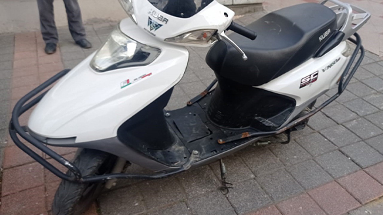 Bandırma'da Motosikletle Otomobil Çarpıştı 2 Yaralı