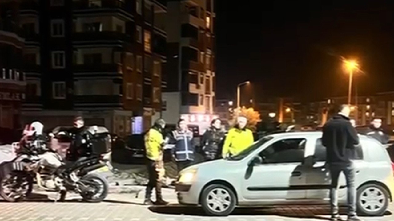 Edremit'te Asayiş Uygulamasında 6 Aranan Şahıs Yakalandı