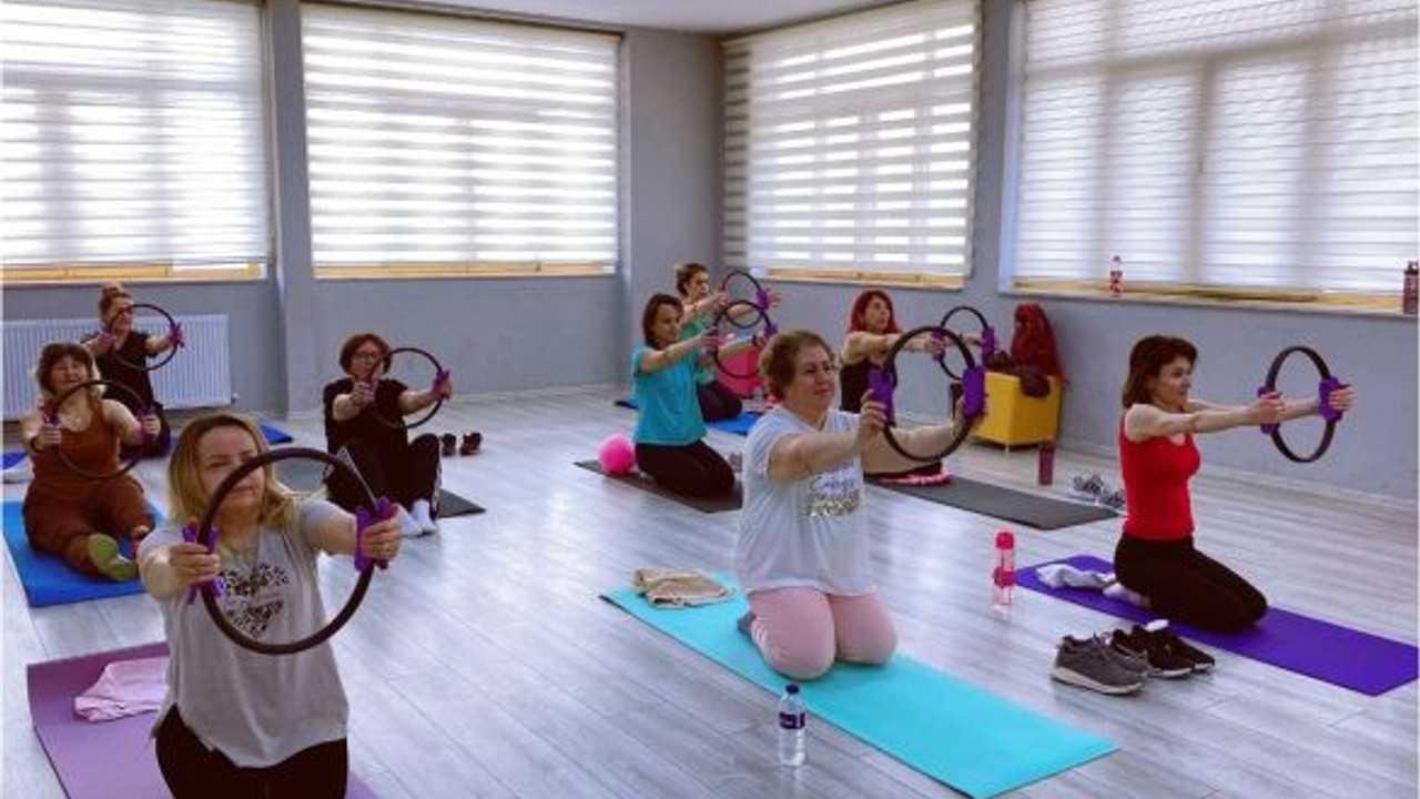 Edremit'te Kadınlar Formda Kalıyor