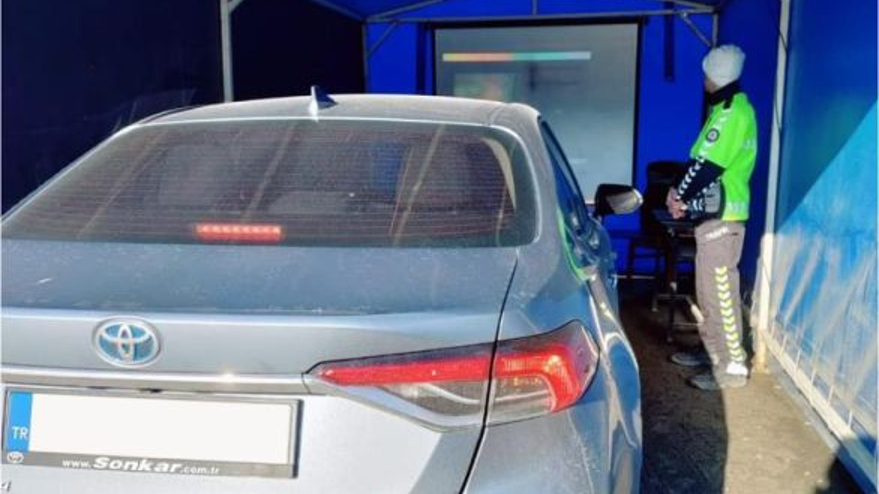 Balıkesir’de polis ekipleri vatandaşları hem bilgilendirdi, hem bilinçlendirdi