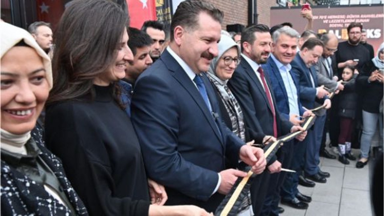 BALBUCKS 3. Şubesini Avlu'da Açtı