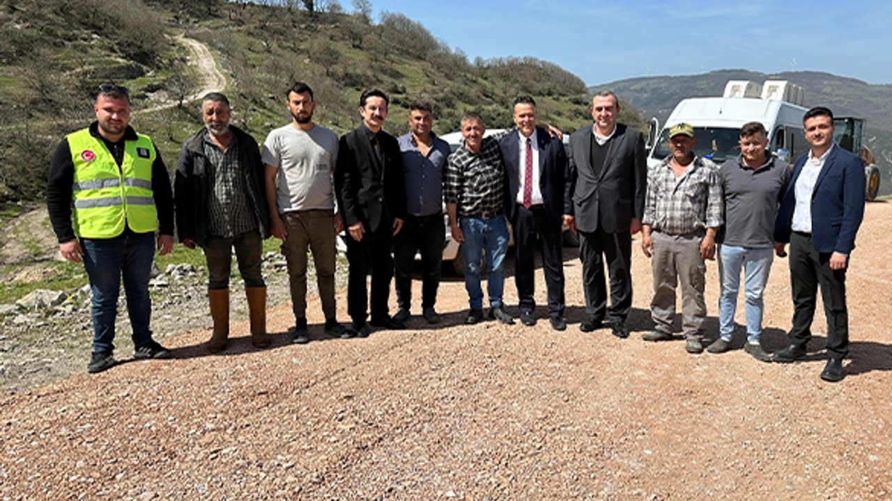 Altıeylül'de Kozderegüvem ve Konakpınar Mahallelerinde Yol Sorunlarına Çözüm Hız Kazandı