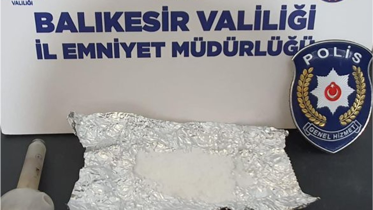 Alüminyum Folyoya Sarıp Saklamaya Çalıştı