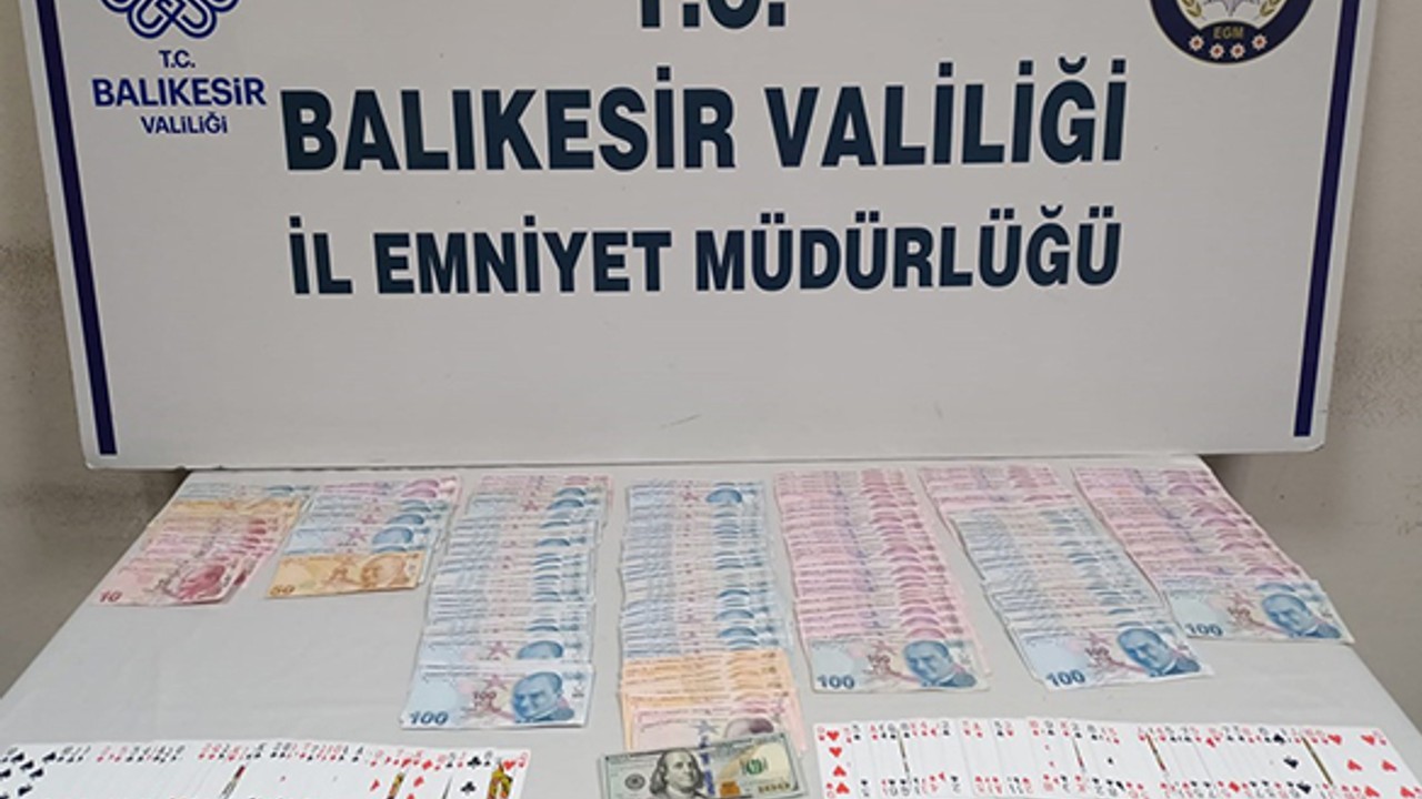 Balıkesir'de Polis Kumar Operasyonu: 3 Organizatör ve 5 Oyuncu Gözaltında