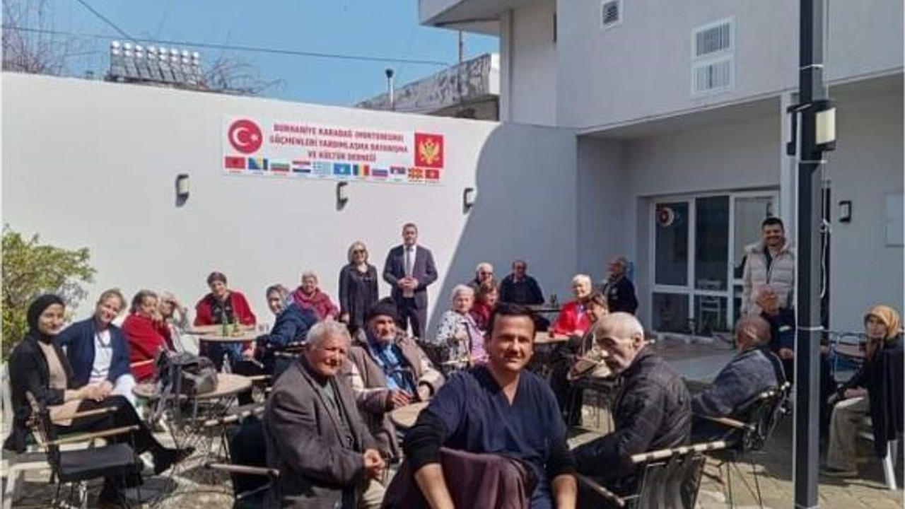 Burhaniye'de Mutluluk Dolu Buluşma