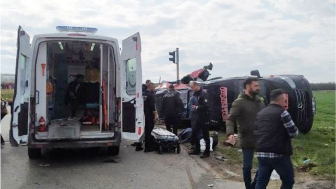 Feci Kaza! Tır ve Yolcu Otobüsü Çarpıştı