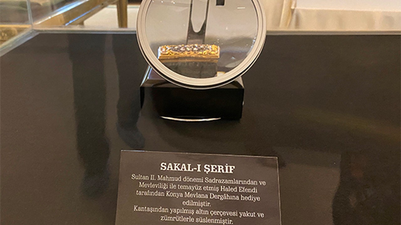 Konya'da Mevlana Müzesi'nde Yıllar Sonra Sakal-ı Şerif Ziyarete Açıldı