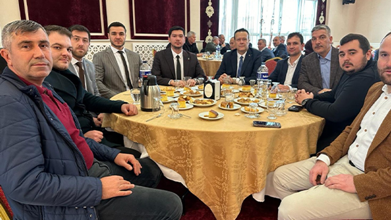 Mesut Eray Muhtarlarla Buluştu