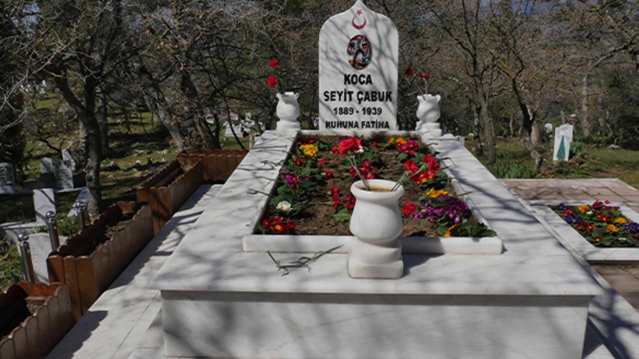 Seyit Onbaşı'nın Mezarı Başında 18 Mart Anma Töreni Düzenlendi