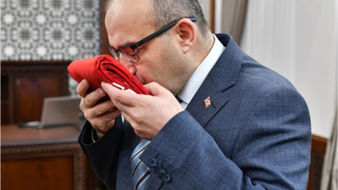 Vali Ustaoğlu'na Çanakkale'den Anlamlı Hediye