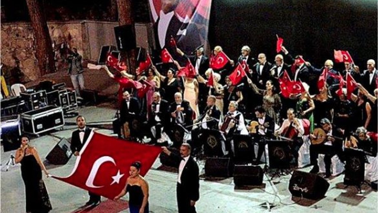 Haydi Kadınlar Mikrofon Sizde! Ayvalık Konsere Hazırlanıyor