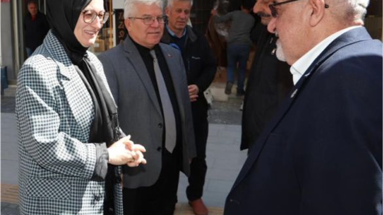 Belgin Uygur Burhaniye Esnafıyla Buluştu